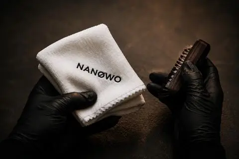 Ściereczka NANØWO i szczotka w rękawicach